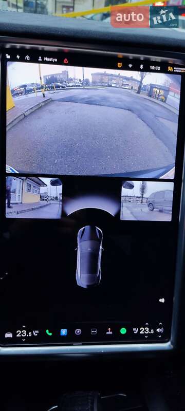 Лифтбек Tesla Model S 2016 в Сарнах