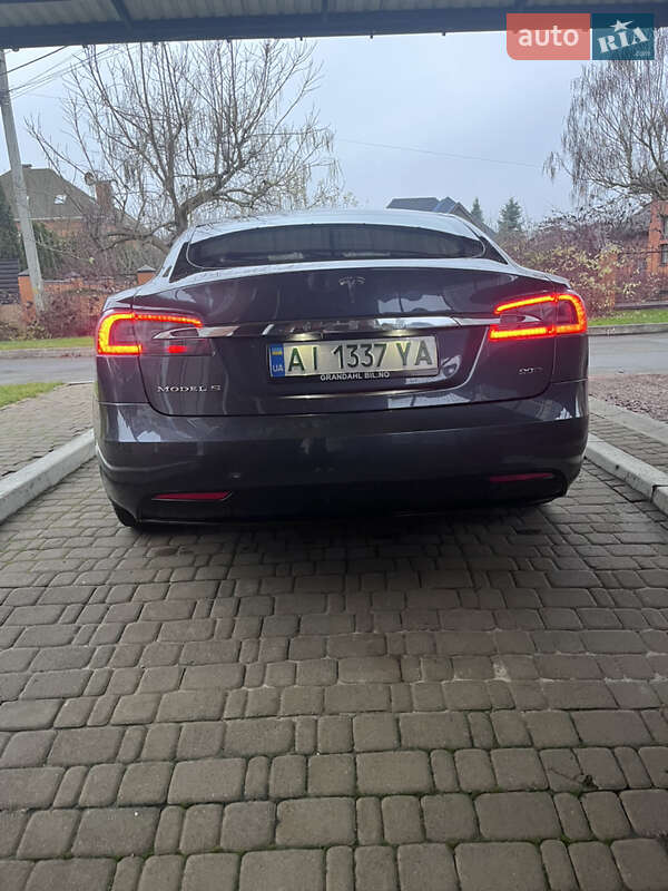 Лифтбек Tesla Model S 2016 в Киеве фото 2 Лифтбек Tesla Model S 2016 в Киеве