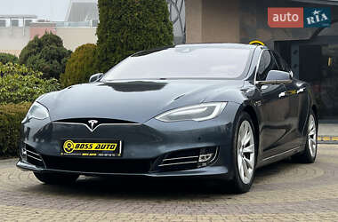 Лифтбек Tesla Model S 2016 в Львове