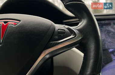Лифтбек Tesla Model S 2016 в Львове