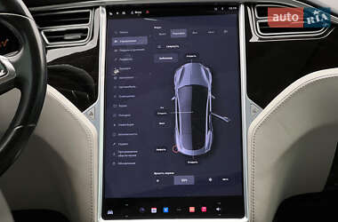 Лифтбек Tesla Model S 2016 в Львове