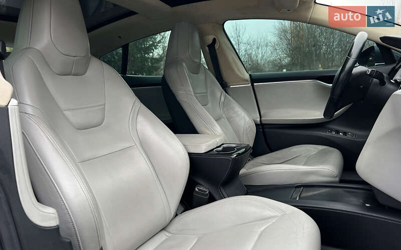 Лифтбек Tesla Model S 2016 в Львове фото 17 Лифтбек Tesla Model S 2016 в Львове