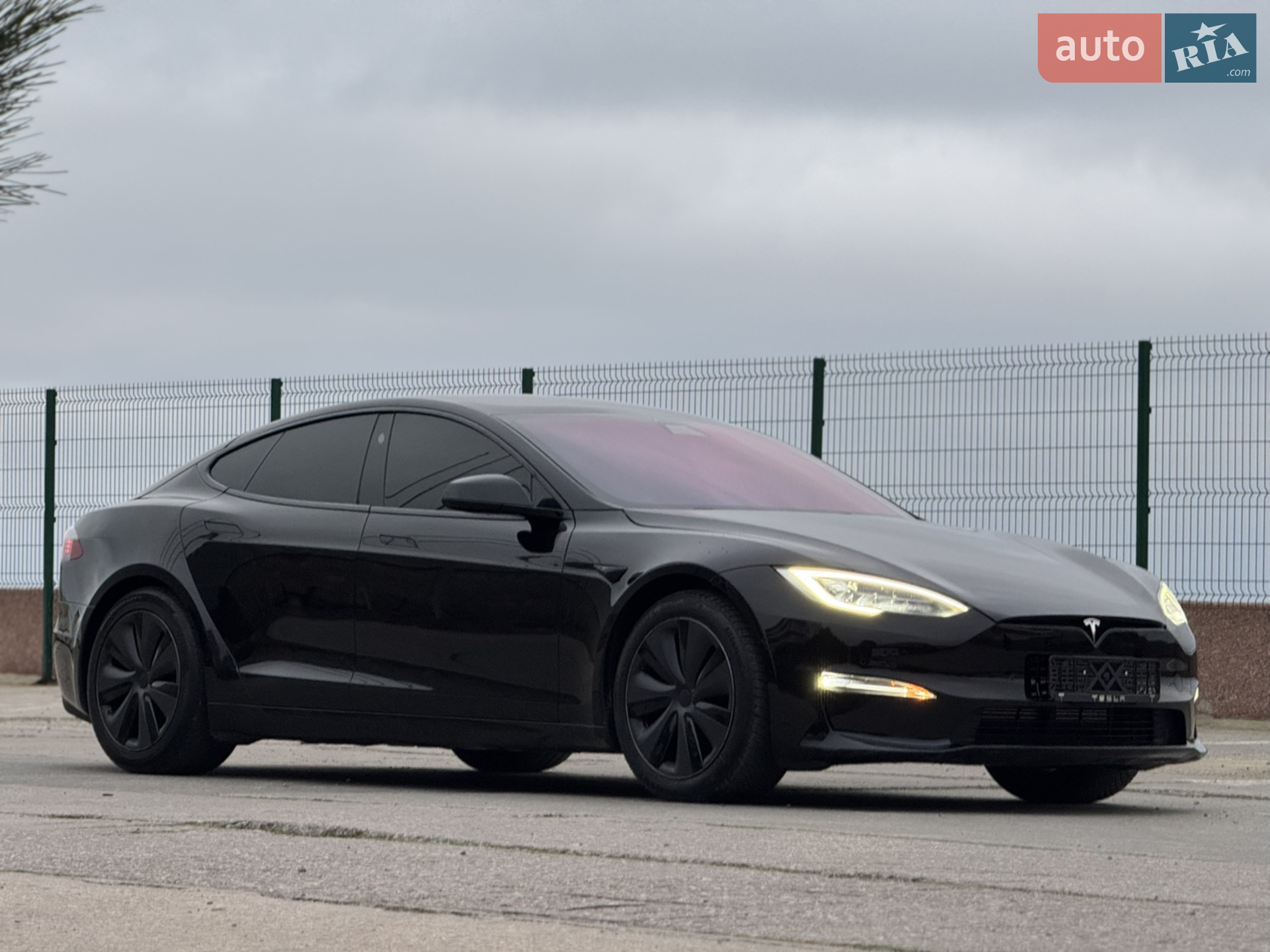 2022 Tesla Model S - мініатюра 3
