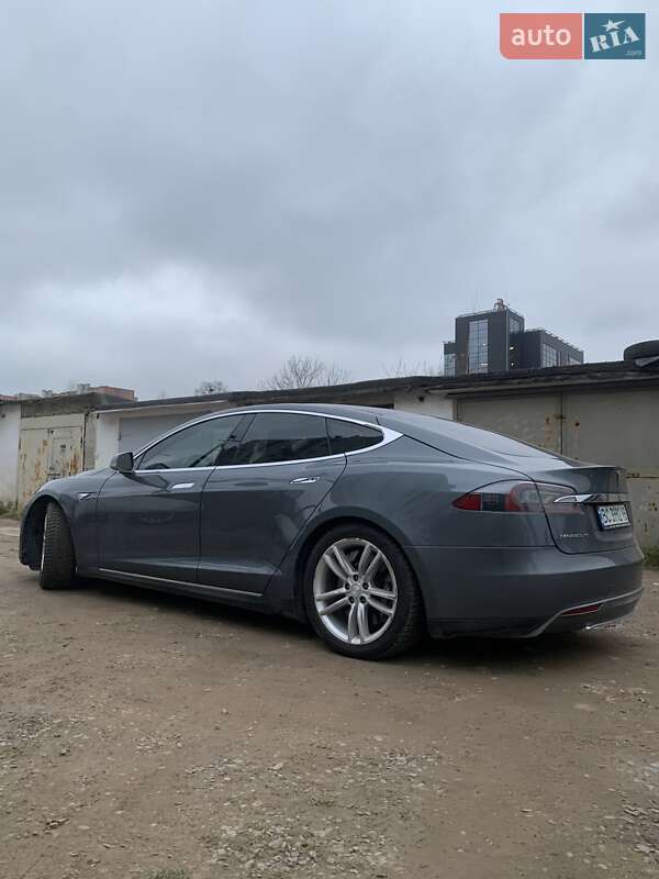 Лифтбек Tesla Model S 2013 в Львове фото 12 Лифтбек Tesla Model S 2013 в Львове