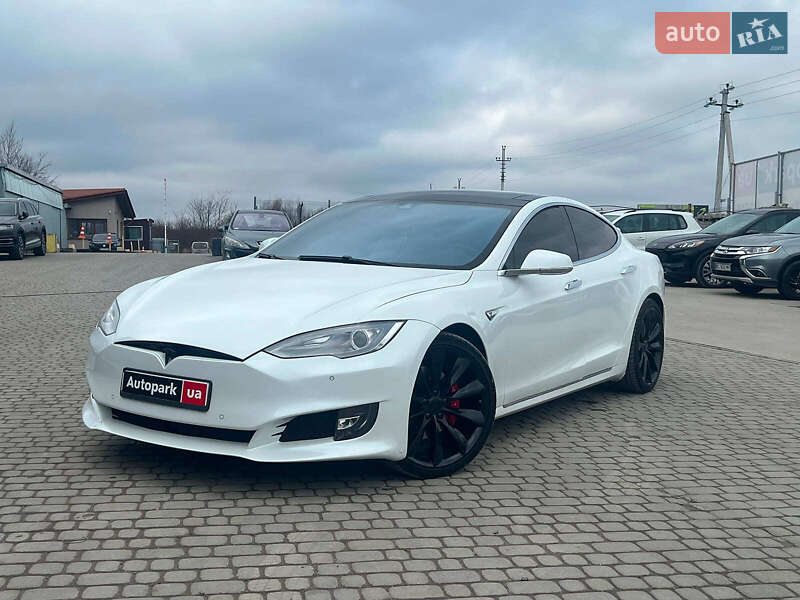 Tesla Model S 2015