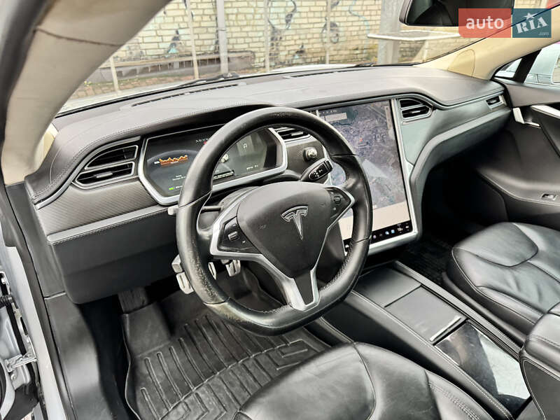 Ліфтбек Tesla Model S 2014 в Луцьку фото 22 Ліфтбек Tesla Model S 2014 в Луцьку