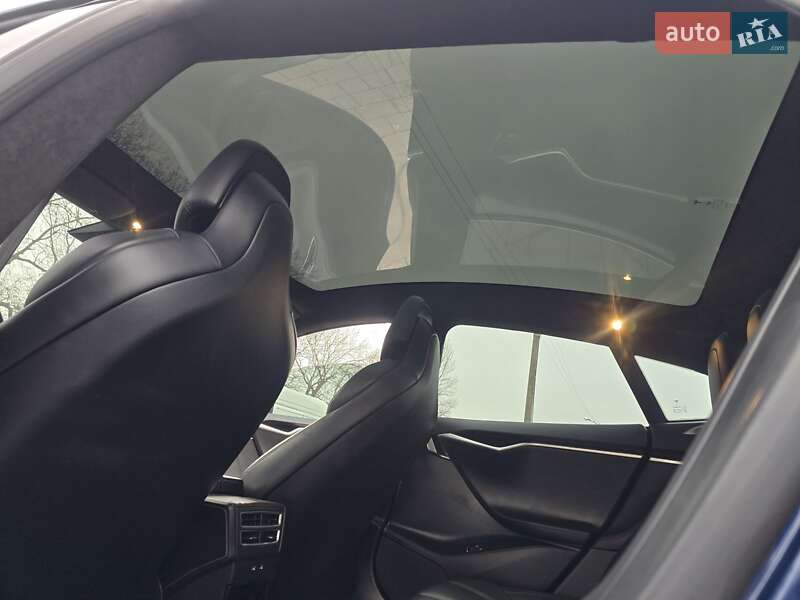 Лифтбек Tesla Model S 2017 в Тысменице фото 7 Лифтбек Tesla Model S 2017 в Тысменице