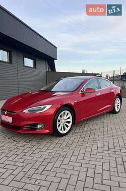 Лифтбек Tesla Model S 2018 в Сарнах