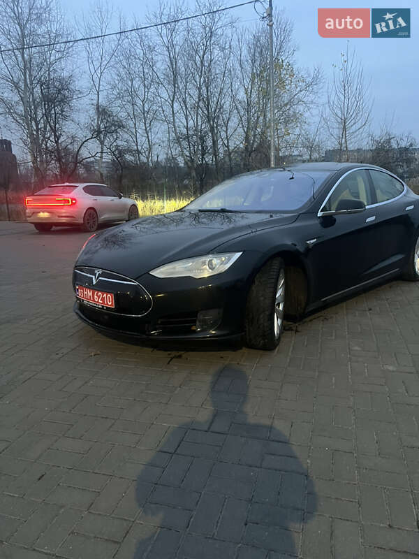 Лифтбек Tesla Model S 2015 в Днепре фото 7 Лифтбек Tesla Model S 2015 в Днепре