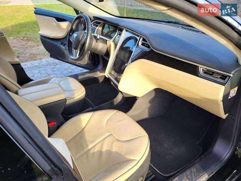 Лифтбек Tesla Model S 2013 в Виннице