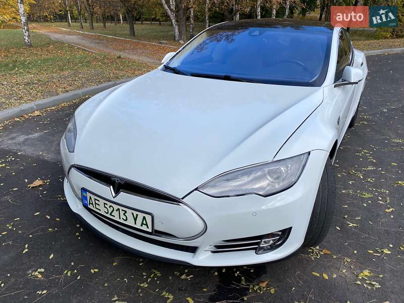 Tesla Model S 2015 Tesla Model S 2015