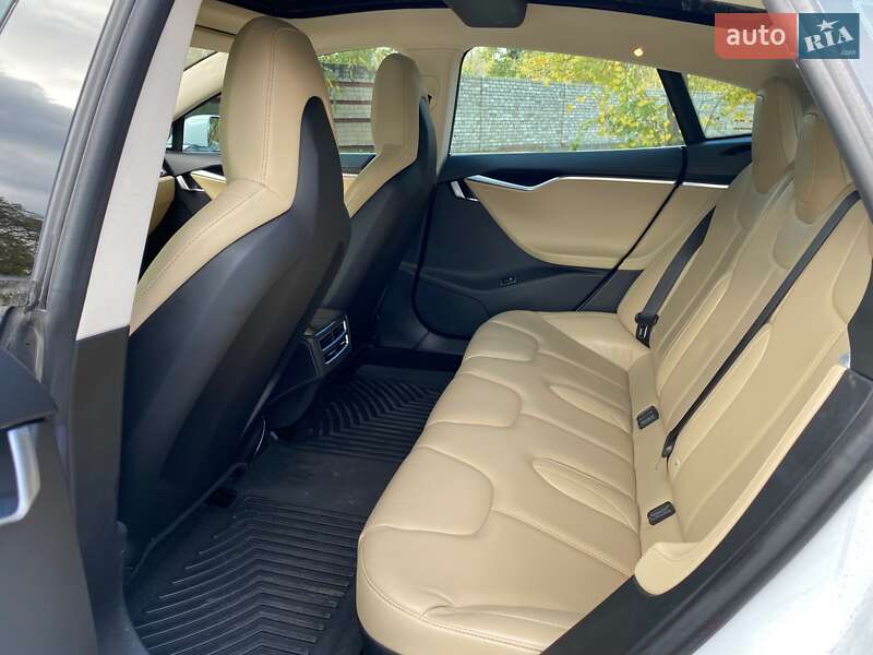 Лифтбек Tesla Model S 2015 в Днепре фото 6 Лифтбек Tesla Model S 2015 в Днепре