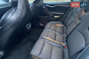 Лифтбек Tesla Model S 2018 в Ровно