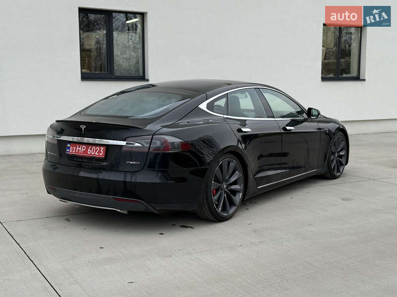 Лифтбек Tesla Model S 2015 в Луцке