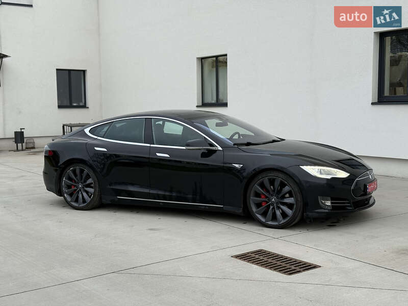 Лифтбек Tesla Model S 2015 в Луцке