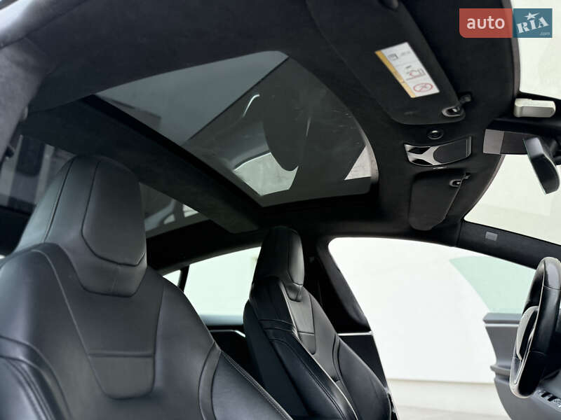 Лифтбек Tesla Model S 2015 в Луцке
