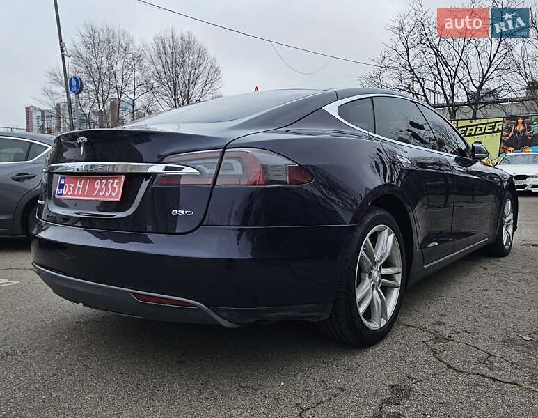 Лифтбек Tesla Model S 2015 в Киеве фото 6 Лифтбек Tesla Model S 2015 в Киеве