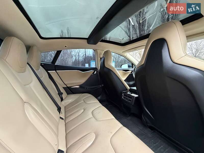 Лифтбек Tesla Model S 2013 в Запорожье фото 15 Лифтбек Tesla Model S 2013 в Запорожье