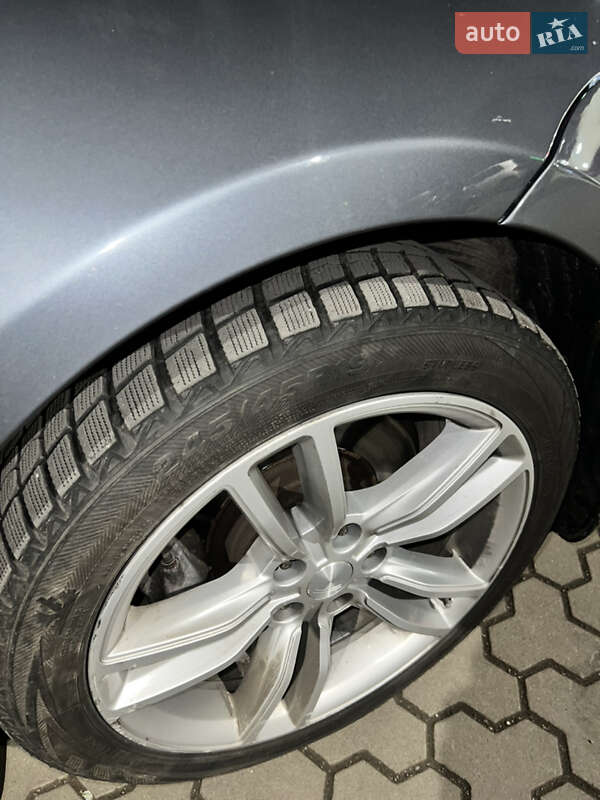 Ліфтбек Tesla Model S 2014 в Києві