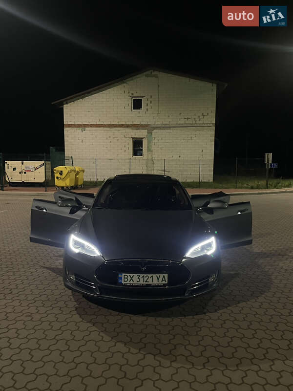 Ліфтбек Tesla Model S 2014 в Києві