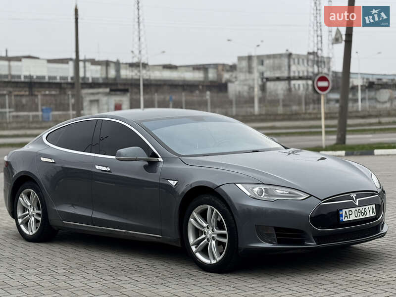 Ліфтбек Tesla Model S 2013 в Запоріжжі фото Ліфтбек Tesla Model S 2013 в Запоріжжі