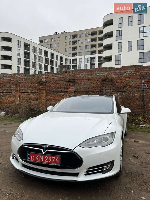 Лифтбек Tesla Model S 2014 в Львове фото 3 Лифтбек Tesla Model S 2014 в Львове