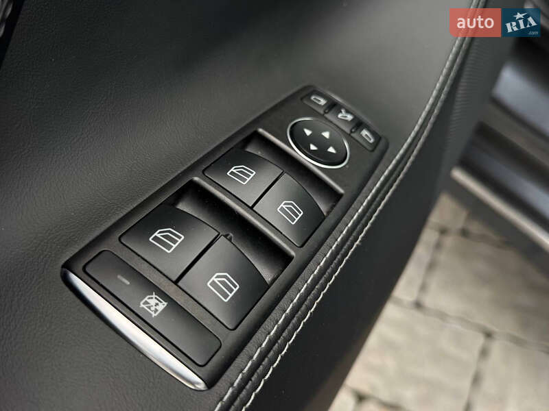 Лифтбек Tesla Model S 2017 в Львове фото 9 Лифтбек Tesla Model S 2017 в Львове