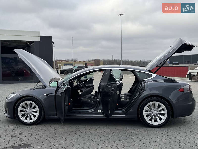 Лифтбек Tesla Model S 2017 в Львове фото 47 Лифтбек Tesla Model S 2017 в Львове