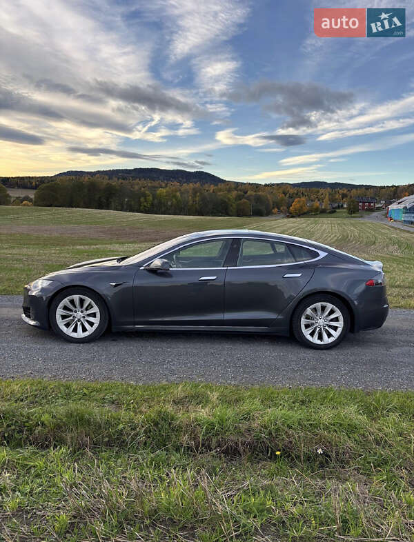 Лифтбек Tesla Model S 2017 в Львове фото 59 Лифтбек Tesla Model S 2017 в Львове