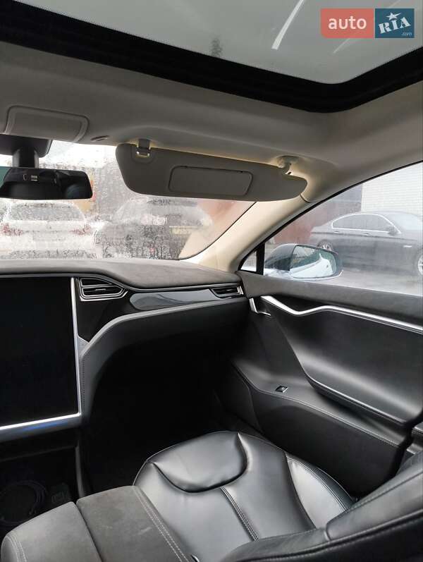 Лифтбек Tesla Model S 2014 в Киеве