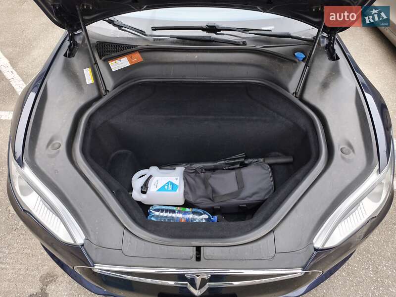 Лифтбек Tesla Model S 2014 в Ирпене