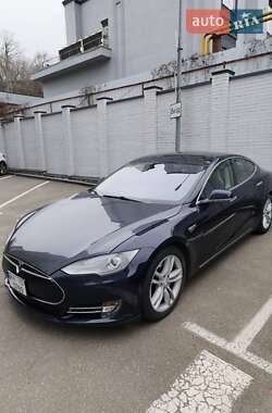 Лифтбек Tesla Model S 2014 в Ирпене