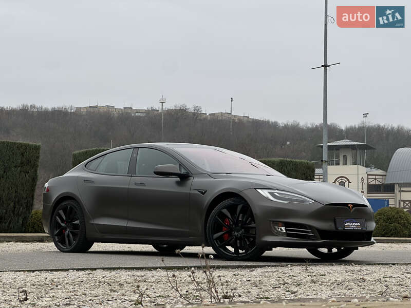 Лифтбек Tesla Model S 2018 в Днепре