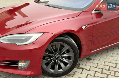 Ліфтбек Tesla Model S 2018 в Бережанах