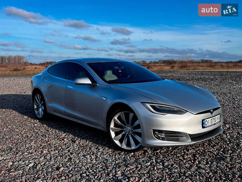 Лифтбек Tesla Model S 2016 в Украинке