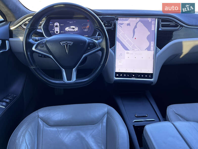 Лифтбек Tesla Model S 2016 в Украинке