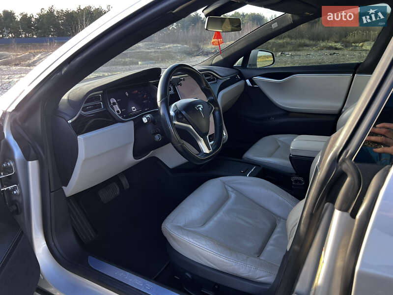 Лифтбек Tesla Model S 2016 в Украинке