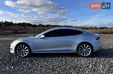 Лифтбек Tesla Model S 2016 в Украинке
