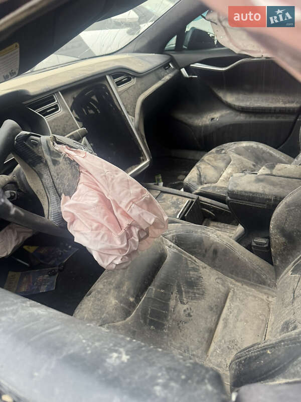 Лифтбек Tesla Model S 2016 в Львове фото 6 Лифтбек Tesla Model S 2016 в Львове