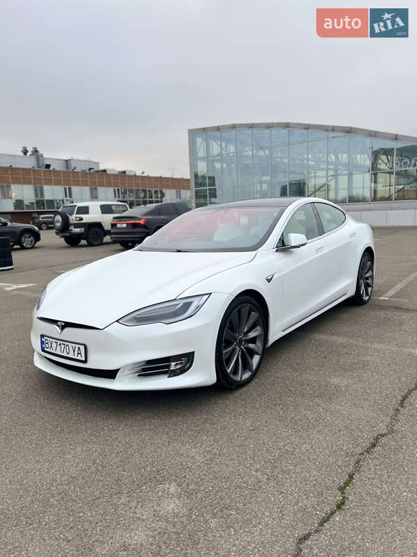 Лифтбек Tesla Model S 2019 в Киеве фото 12 Лифтбек Tesla Model S 2019 в Киеве