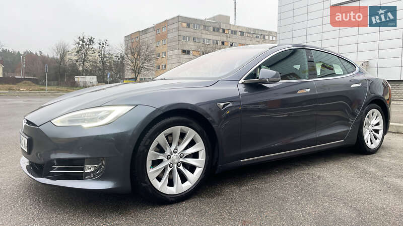 Лифтбек Tesla Model S 2018 в Киеве фото 3 Лифтбек Tesla Model S 2018 в Киеве