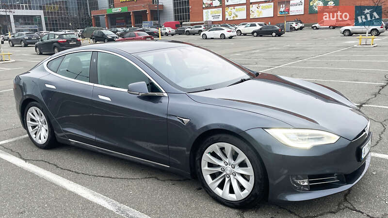 Лифтбек Tesla Model S 2018 в Киеве фото 11 Лифтбек Tesla Model S 2018 в Киеве