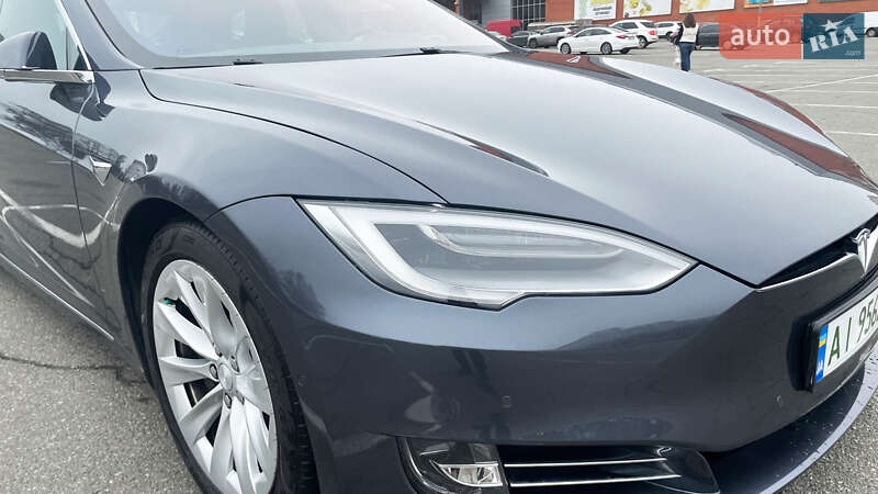 Лифтбек Tesla Model S 2018 в Киеве фото 17 Лифтбек Tesla Model S 2018 в Киеве