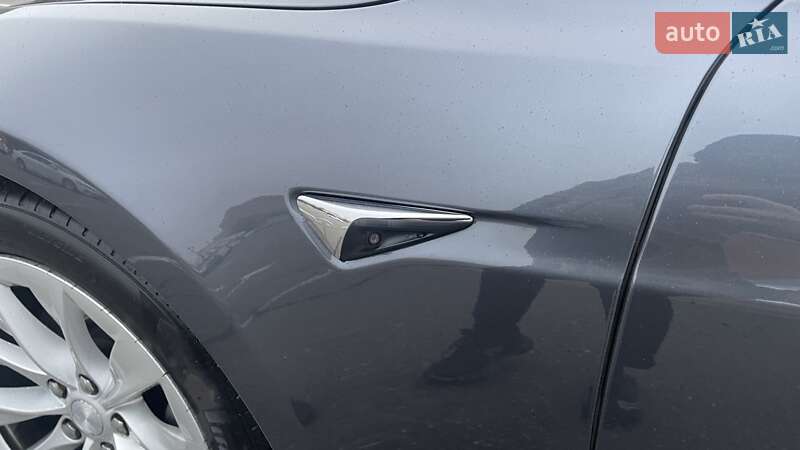 Лифтбек Tesla Model S 2018 в Киеве фото 19 Лифтбек Tesla Model S 2018 в Киеве
