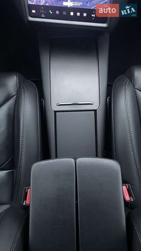 Лифтбек Tesla Model S 2018 в Киеве фото 43 Лифтбек Tesla Model S 2018 в Киеве