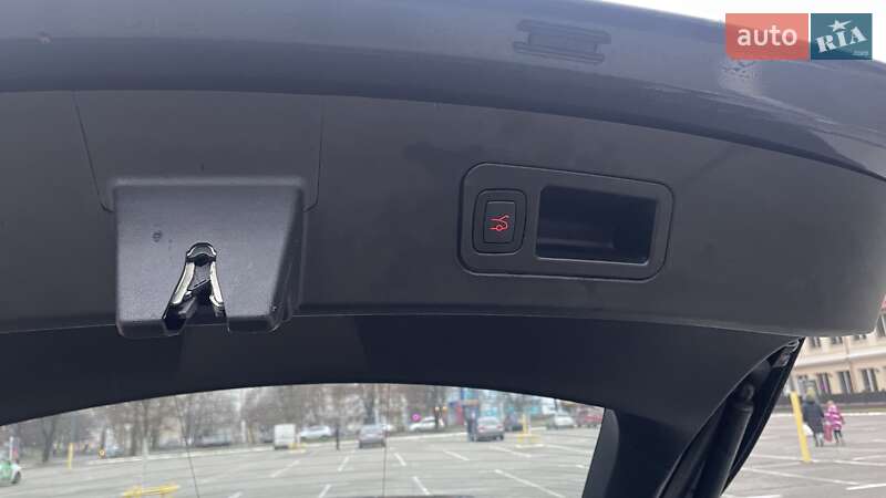 Лифтбек Tesla Model S 2018 в Киеве фото 55 Лифтбек Tesla Model S 2018 в Киеве