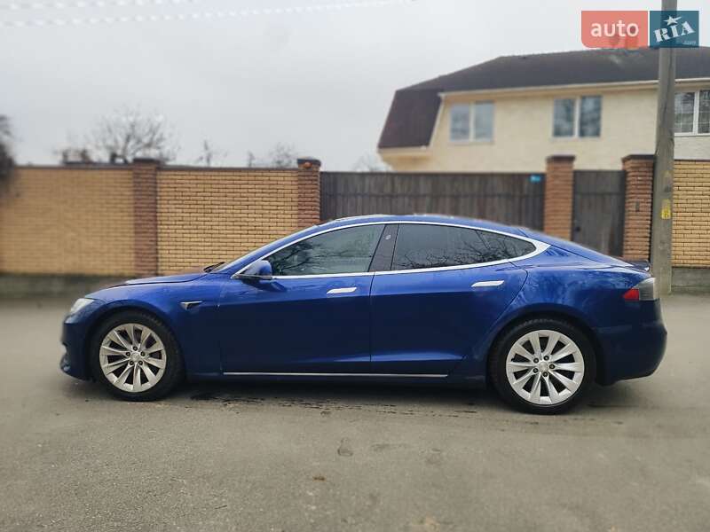 Лифтбек Tesla Model S 2017 в Киеве фото 23 Лифтбек Tesla Model S 2017 в Киеве