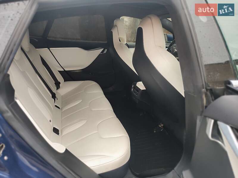 Лифтбек Tesla Model S 2017 в Киеве фото 8 Лифтбек Tesla Model S 2017 в Киеве