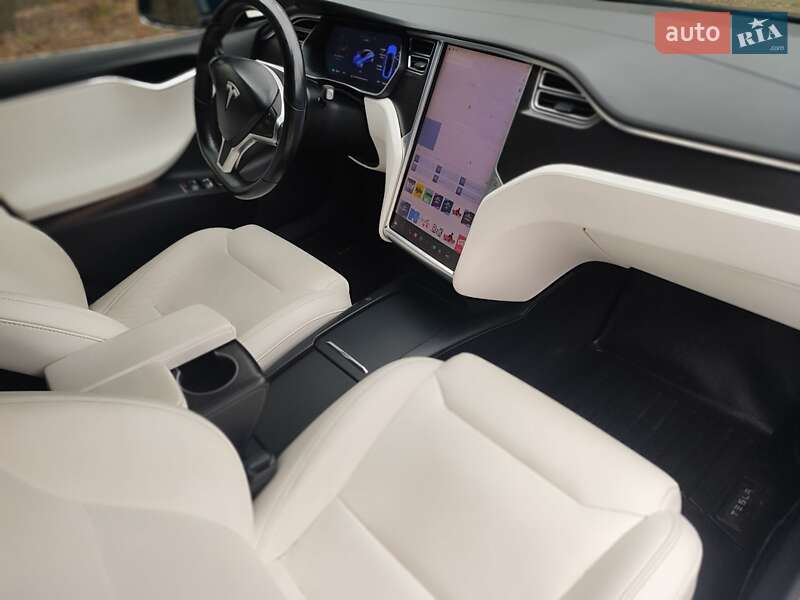 Лифтбек Tesla Model S 2017 в Киеве фото 10 Лифтбек Tesla Model S 2017 в Киеве