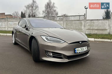 Ліфтбек Tesla Model S 2015 в Прилуках